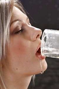 Kate Fresh Enjoys An Explosive Squirting Orgasm