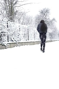 Lara Fox Relieves Her Piss Desperation In The Ground