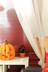 Brunette Beautiful Works Dick Like A Professional