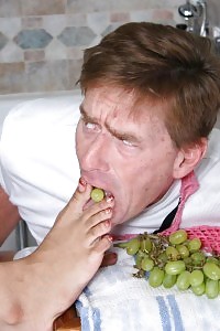 Strippin Pornstar Caroline Pierce Got Her Dazzling Leg Sucked After Giving A Foot Job While Having Fun With Her Fish Lips