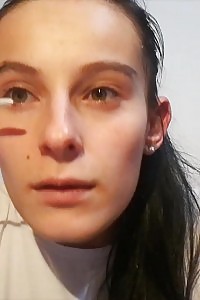 Lexi Dona Takes Off Her Makeup In This Pictures