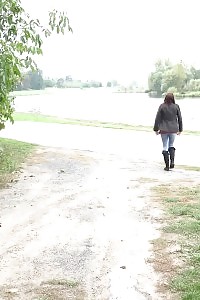 Excellent Cutie Victoria Daniels Relieves Herself