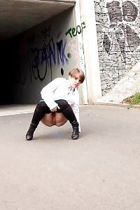 Hirsute Beautiful Sprays Her Pee Over The Ground