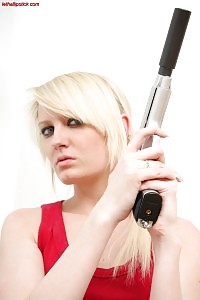 Vicci G Seductress Gun Look